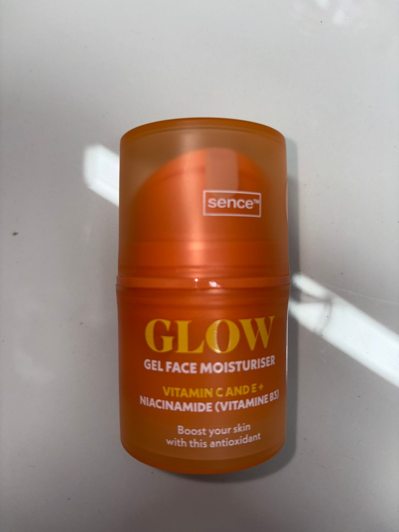 HIDRATANTE FACIAL EN GEL VITAMINA C Y E + NIACINAMIDA (VITAMINA B3) GLOW